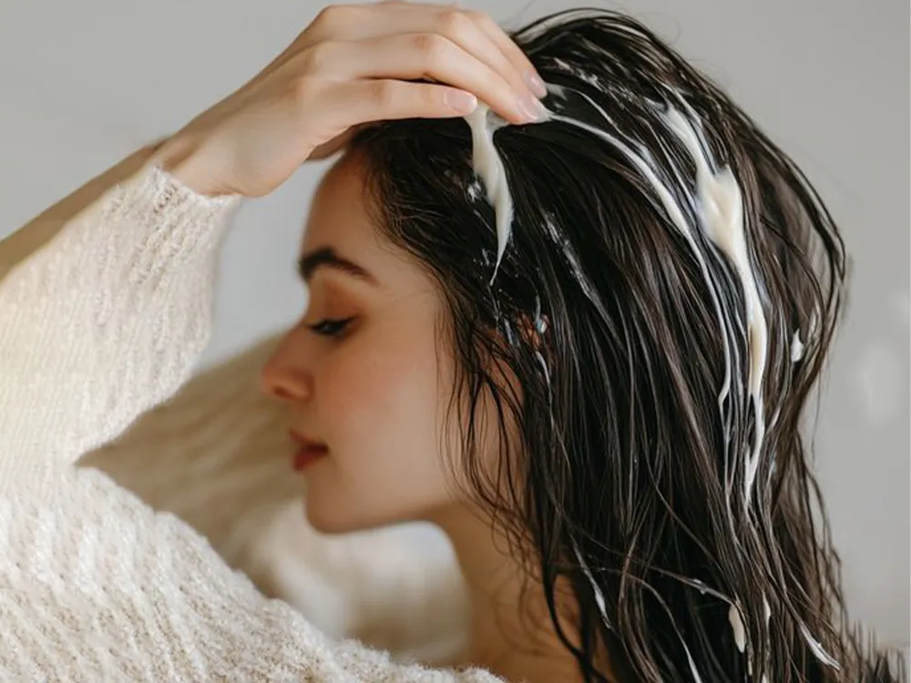 ماسک مو چیست؟ راهنمای کامل برای داشتن موهایی سالم، نرم و درخشان
