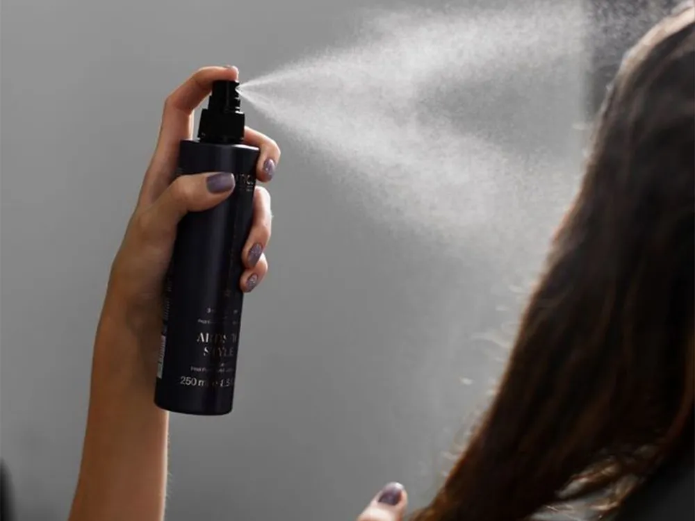 اسپری دوفاز و محافظ حرارتی مو؛ راز داشتن موی سالم در برابر سشوار و اتو