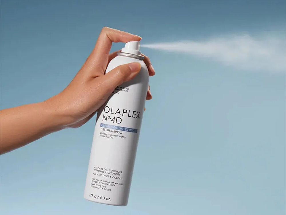 شامپو خشک؛ نجات‌دهنده سریع موهای چرب بدون نیاز به شست‌وشو