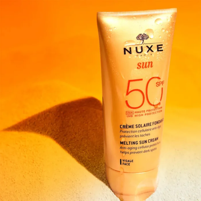 ضد آفتاب بی رنگ نوکس SPF50 حجم 50 میلی لیتری