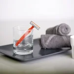 تیغ اصلاح 3 لبه حساس صابون دار بیک بسته 3 عددی